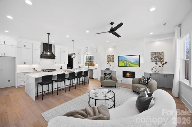 2033 South Street, Charlotte, NC 28208