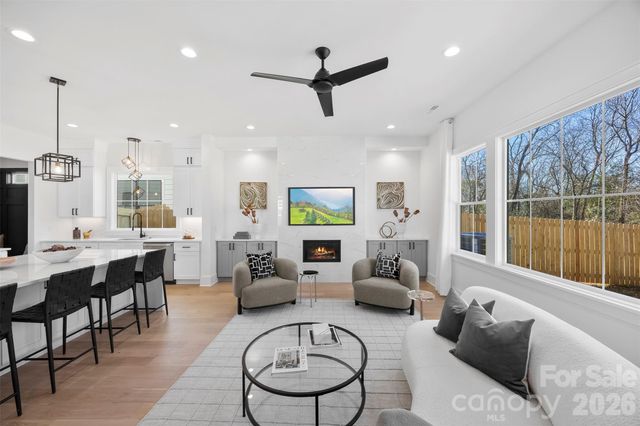 2033 South Street, Charlotte, NC 28208