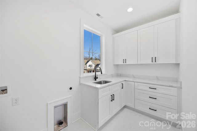 2033 South Street, Charlotte, NC 28208