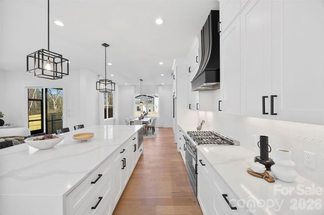 2033 South Street, Charlotte, NC 28208