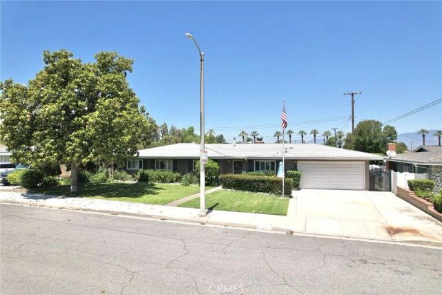 233 PHLOX Avenue, Redlands, CA 92373