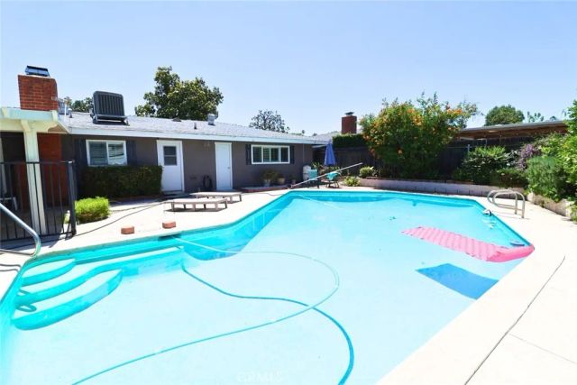 233 PHLOX Avenue, Redlands, CA 92373