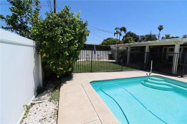 233 PHLOX Avenue, Redlands, CA 92373