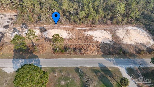 8025 Twin Lake Dr, Milton, FL 32583