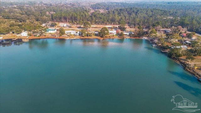 8025 Twin Lake Dr, Milton, FL 32583