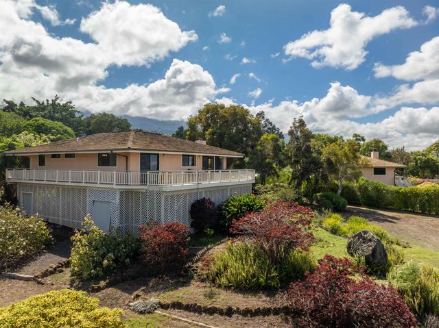 358 Holopuni Rd, Kula, HI 96790