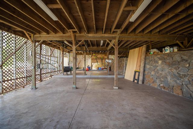 358 Holopuni Rd, Kula, HI 96790