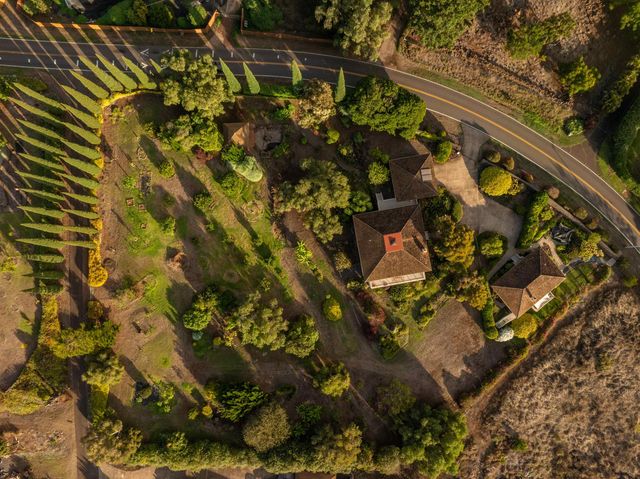 358 Holopuni Rd, Kula, HI 96790