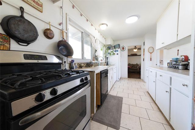 936 Cheatham ST, San Marcos, TX 78666