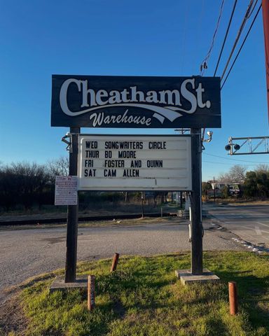 936 Cheatham ST, San Marcos, TX 78666
