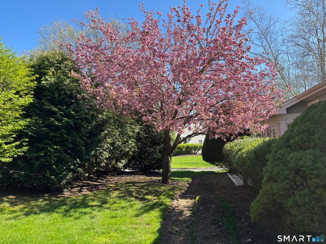 33 Old Field Hill Road 21, Southbury, CT 06488