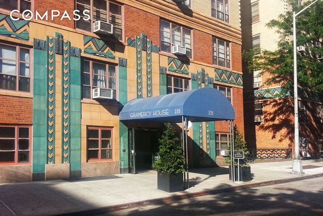 235 E 22nd St Apt 12T, New York City, NY 10010