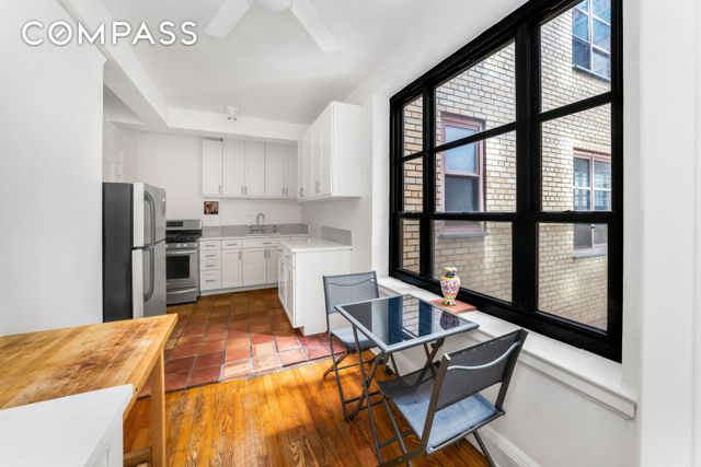 235 E 22nd St Apt 12T, New York City, NY 10010