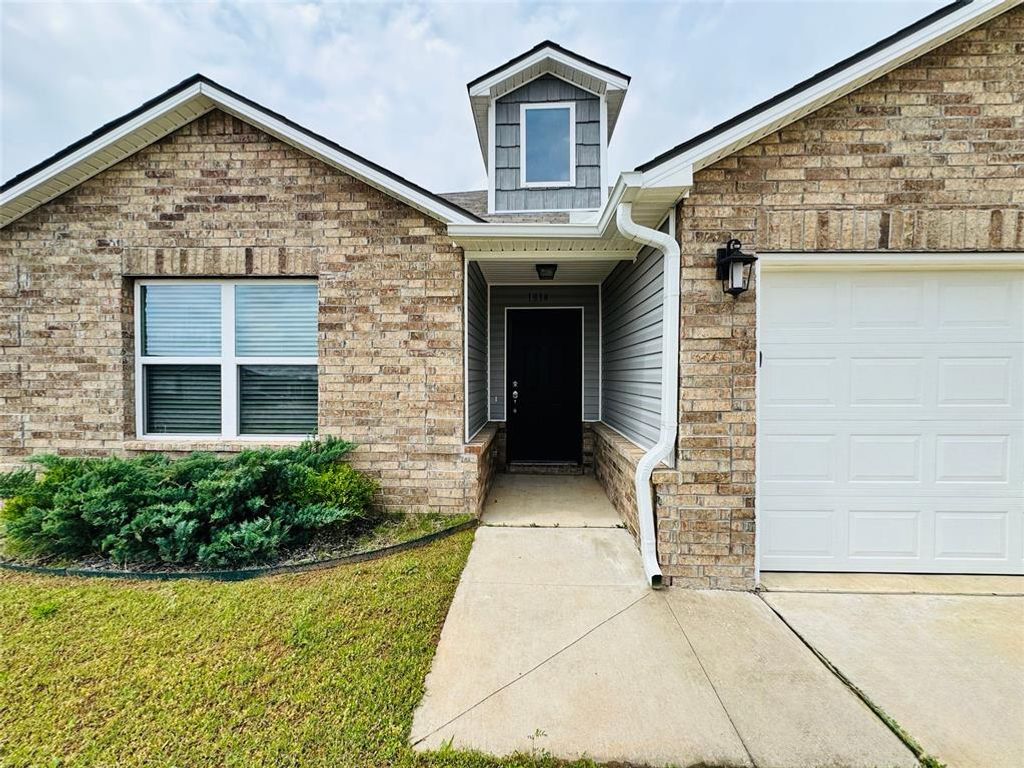 1814 S 14th Street, Broken Arrow, OK 74012