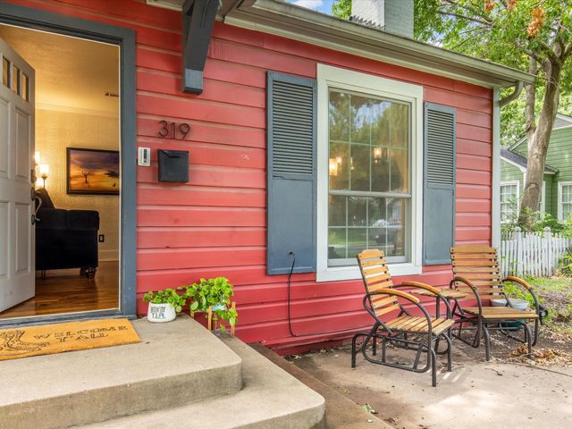 319 Harbin Avenue, Waxahachie, TX 75165