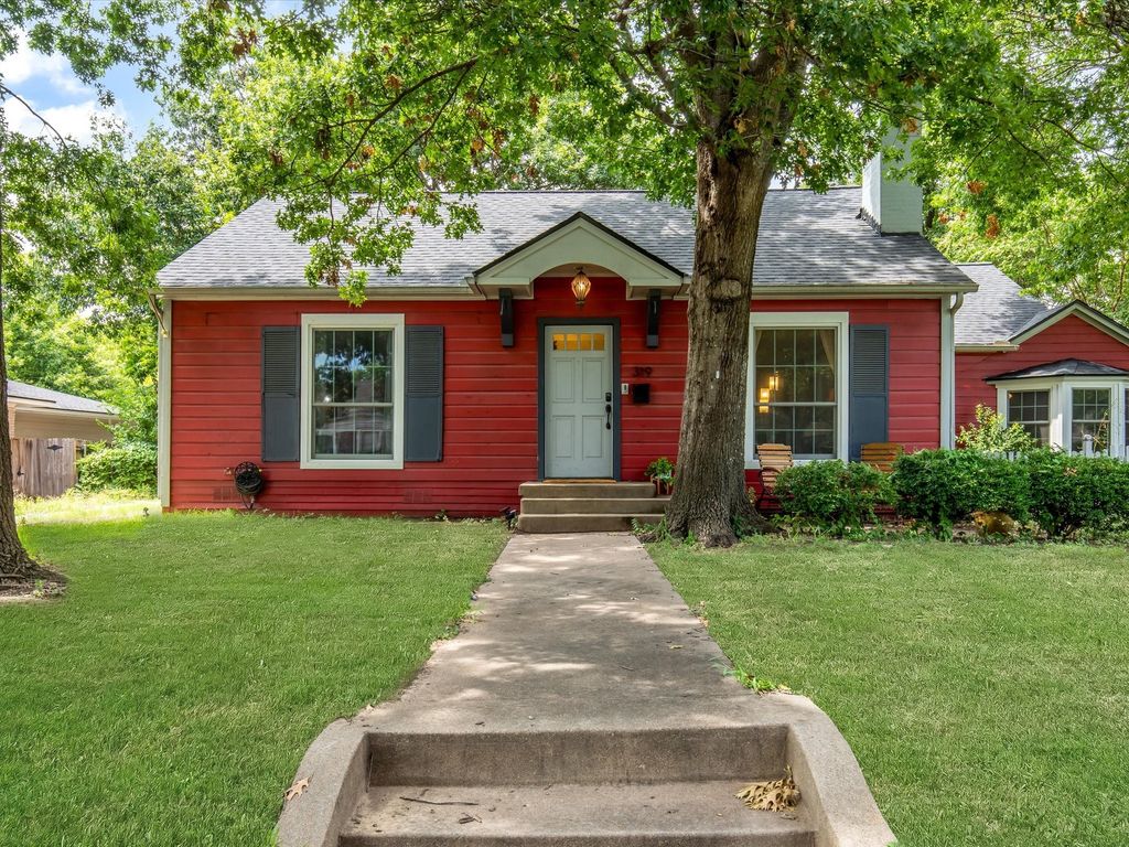 319 Harbin Avenue, Waxahachie, TX 75165