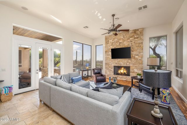 13331 E DEL TIMBRE Drive, Scottsdale, AZ 85259