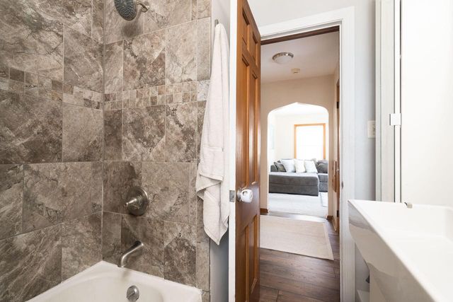 2902 E Allerton AVENUE, Saint Francis, WI 53235