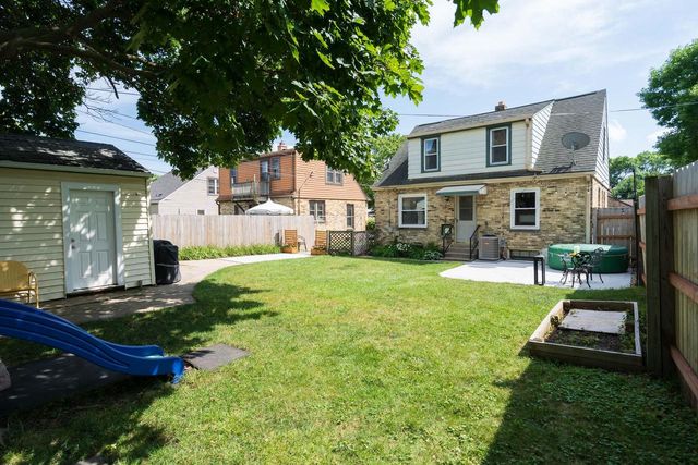 2902 E Allerton AVENUE, Saint Francis, WI 53235