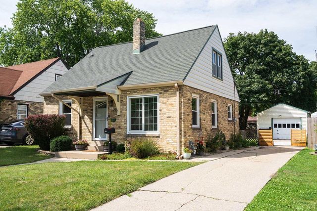 2902 E Allerton AVENUE, Saint Francis, WI 53235