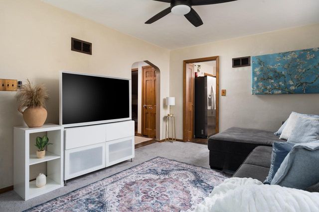 2902 E Allerton AVENUE, Saint Francis, WI 53235