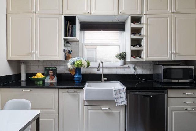 2902 E Allerton AVENUE, Saint Francis, WI 53235