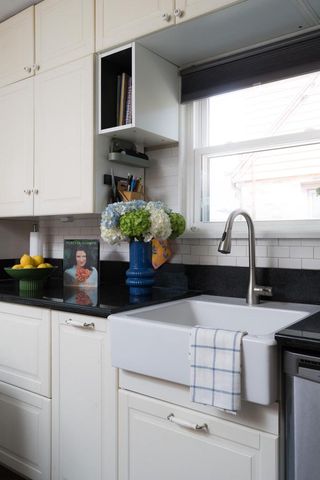 2902 E Allerton AVENUE, Saint Francis, WI 53235