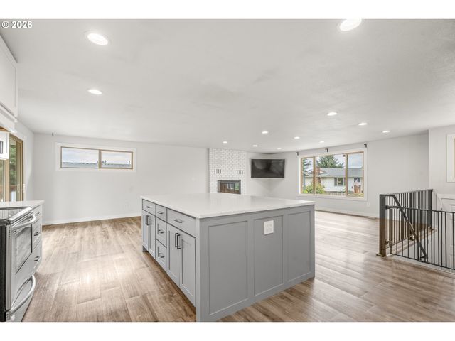 1185 NETZEL St, Oregon City, OR 97045