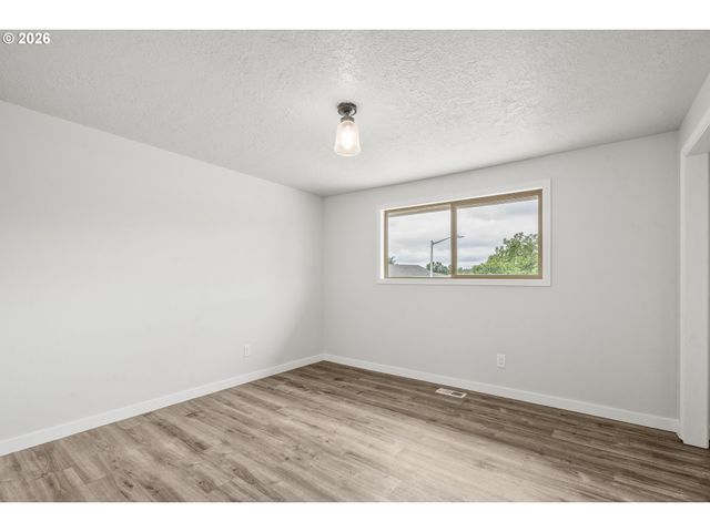 1185 NETZEL St, Oregon City, OR 97045
