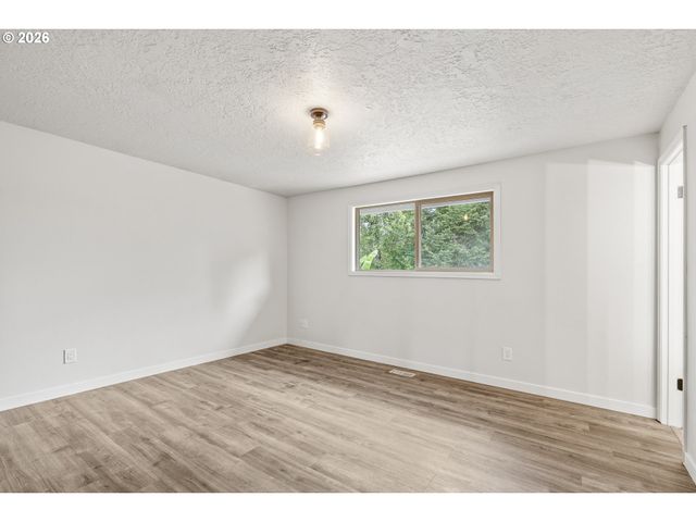 1185 NETZEL St, Oregon City, OR 97045