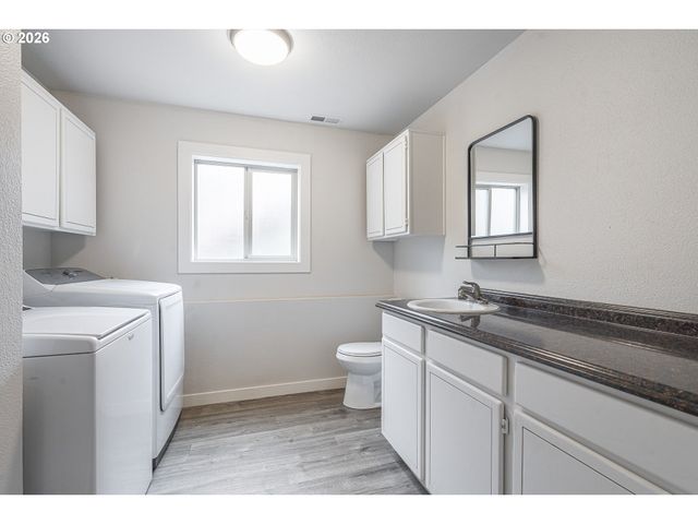 1185 NETZEL St, Oregon City, OR 97045