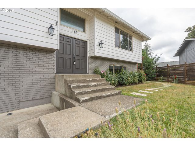 1185 NETZEL St, Oregon City, OR 97045