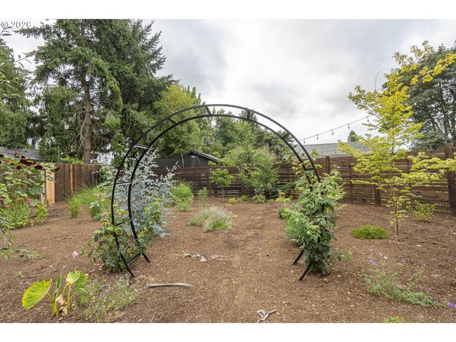 1185 NETZEL St, Oregon City, OR 97045