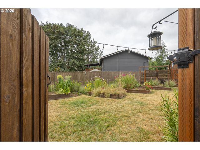1185 NETZEL St, Oregon City, OR 97045