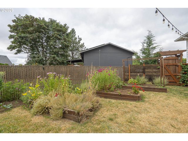 1185 NETZEL St, Oregon City, OR 97045