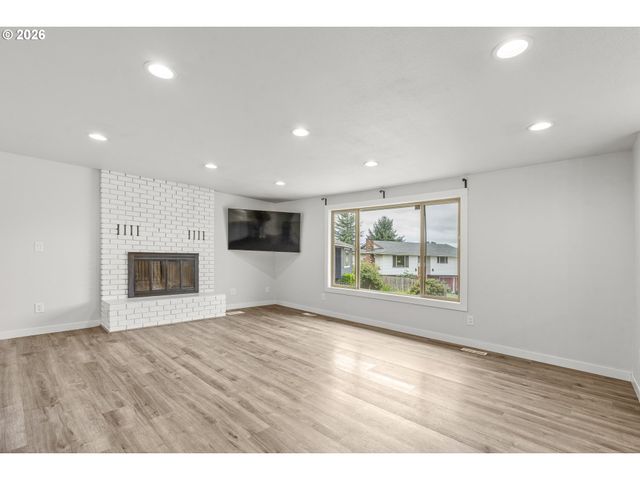 1185 NETZEL St, Oregon City, OR 97045