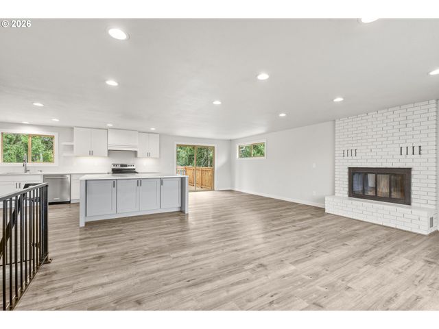 1185 NETZEL St, Oregon City, OR 97045