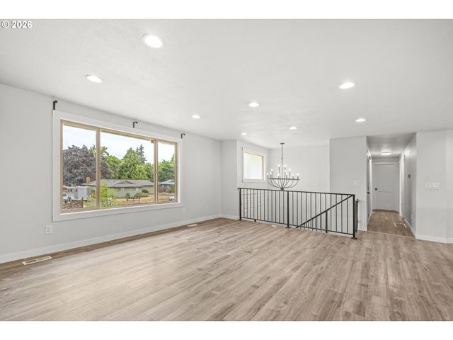 1185 NETZEL St, Oregon City, OR 97045