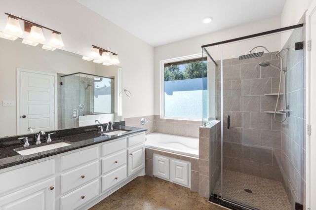 185 Valley Sierra LN, Driftwood, TX 78619