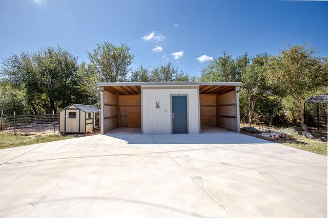 185 Valley Sierra LN, Driftwood, TX 78619