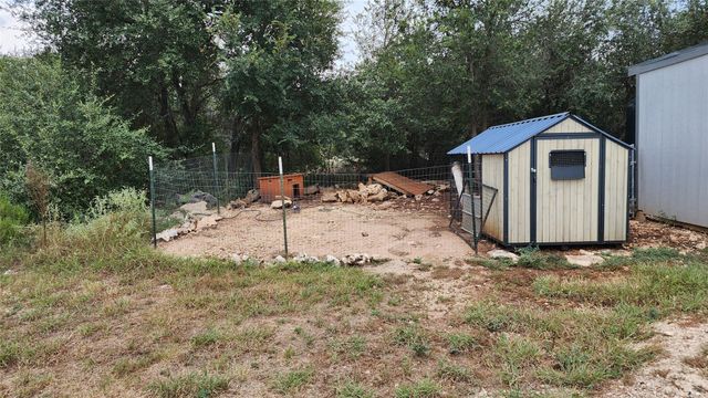 185 Valley Sierra LN, Driftwood, TX 78619