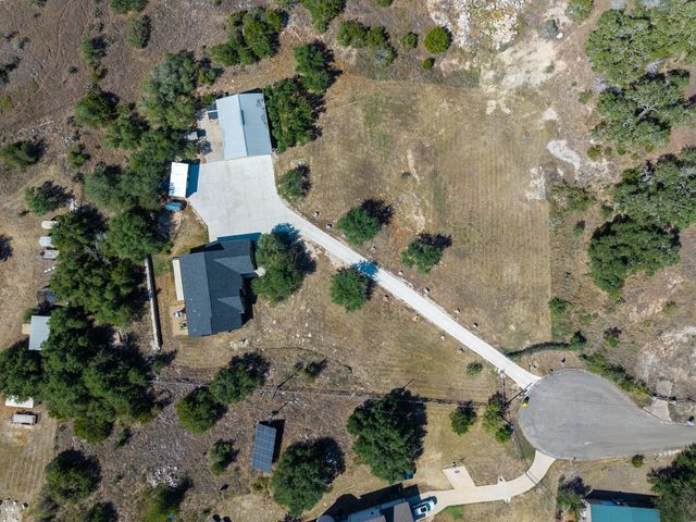 185 Valley Sierra LN, Driftwood, TX 78619