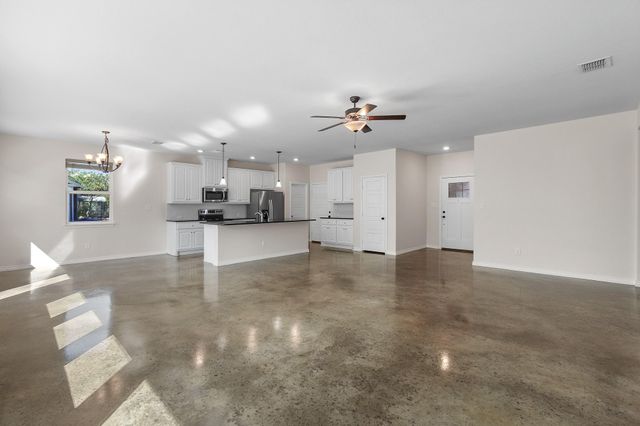 185 Valley Sierra LN, Driftwood, TX 78619