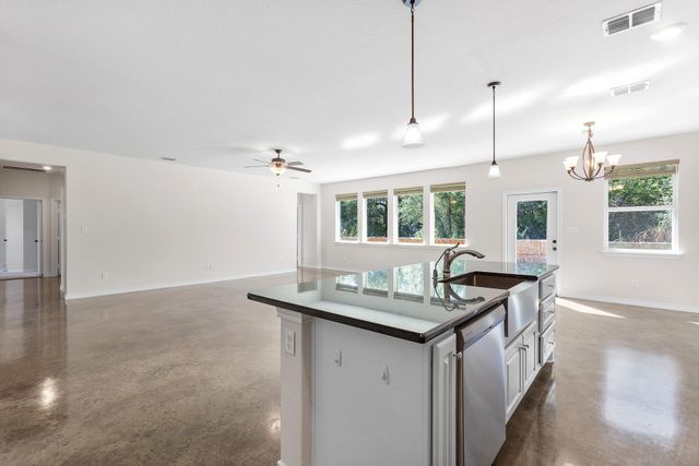 185 Valley Sierra LN, Driftwood, TX 78619