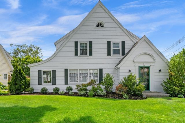 10 Charlotte Road, Marblehead, MA 01945
