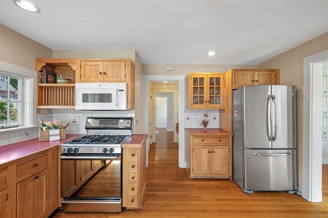 10 Charlotte Road, Marblehead, MA 01945