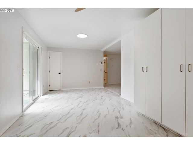 11041 Sw 45TH Ave, Portland, OR 97219