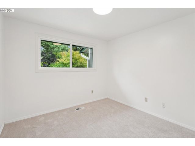 11041 Sw 45TH Ave, Portland, OR 97219