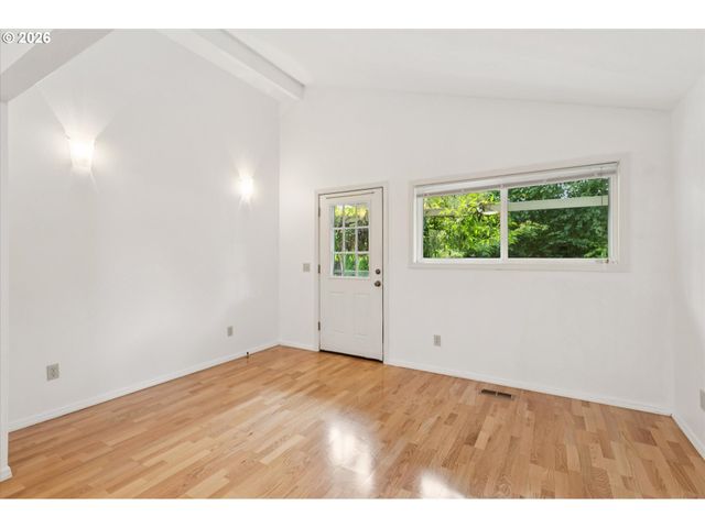 11041 Sw 45TH Ave, Portland, OR 97219