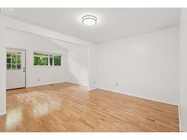 11041 Sw 45TH Ave, Portland, OR 97219